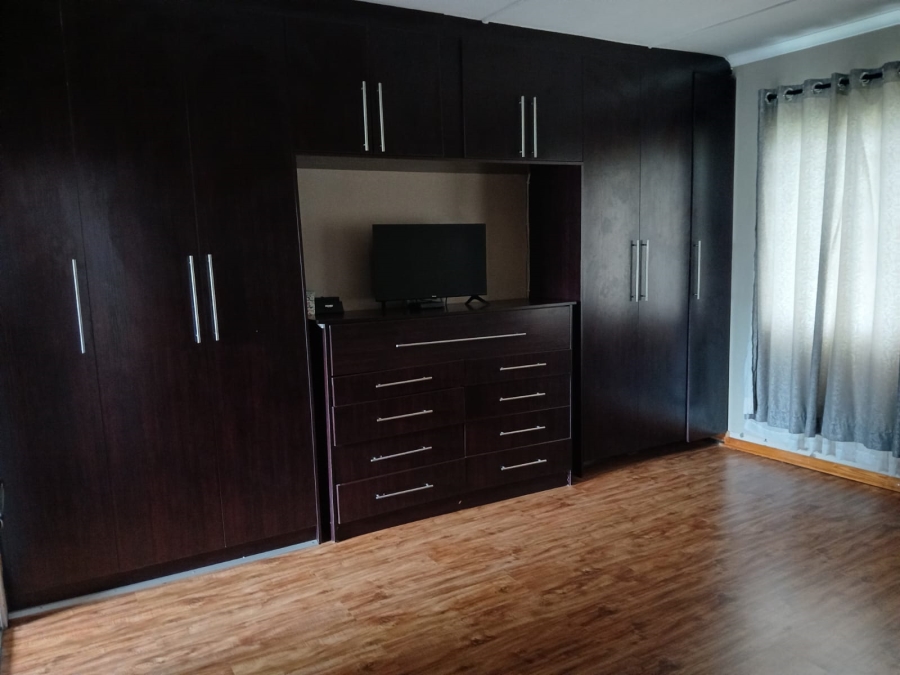 4 Bedroom Property for Sale in West Bank Eastern Cape